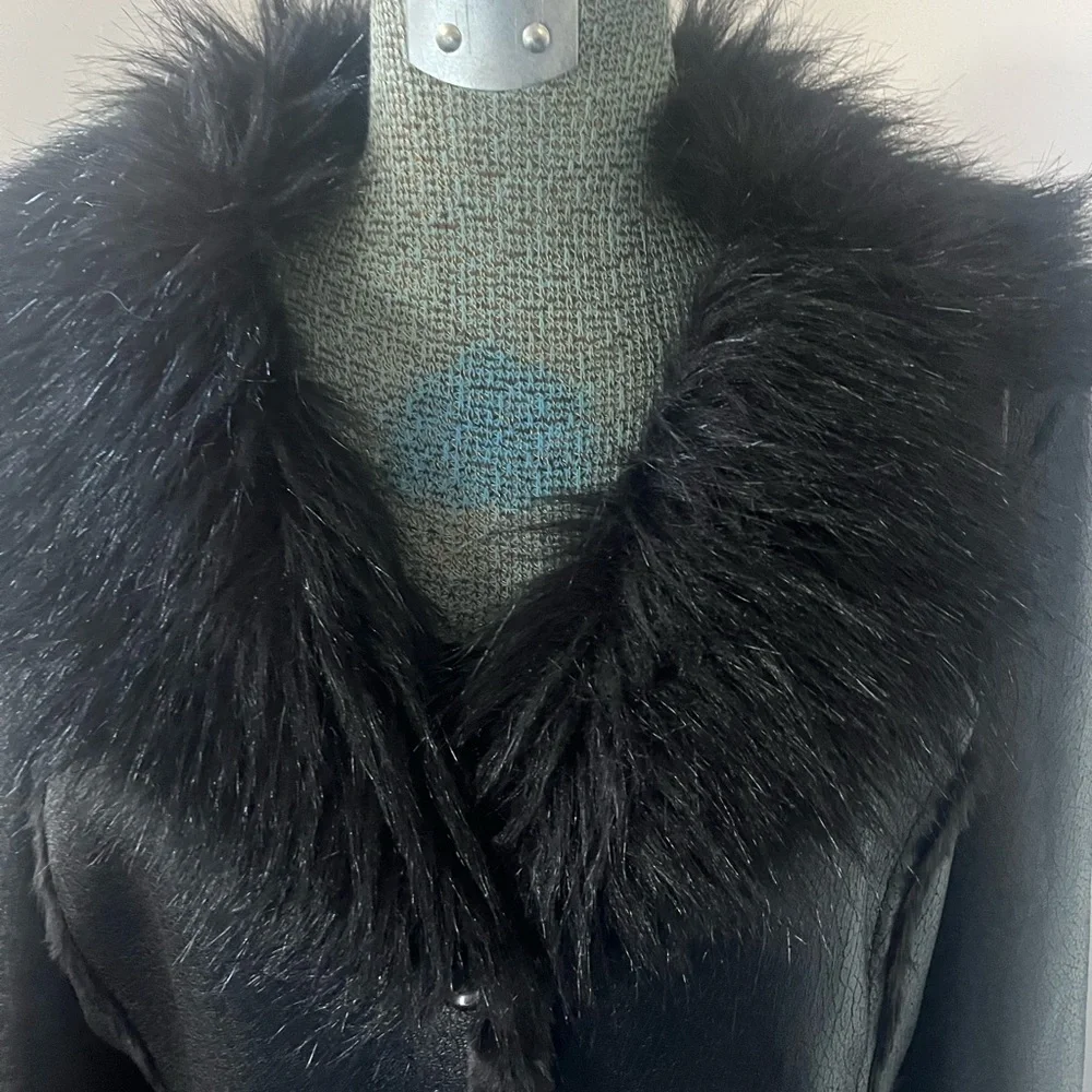 Jones New York Faux Black Leather Coat with Faux Fur Trim size 16-18 - Picture 2 of 9